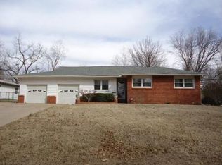 1609 Monument Rd, Ponca City, OK 74604