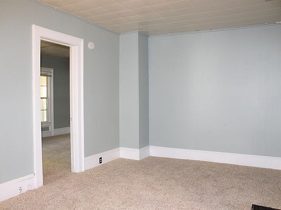 5th image of 411 Park Pl