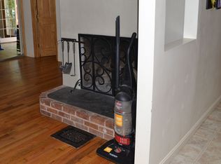 83 Lakeview Dr, Charlton, MA 01507