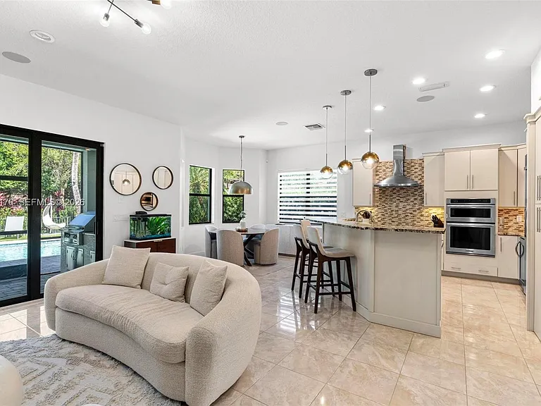 10185 Cameilla St — Photo 13