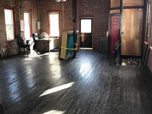 2nd image of 78 Lake St Floor 1
