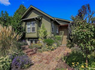 308 Dewey Pl E, Seattle, WA 98112