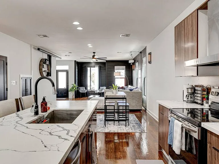 2506 Dumaine St — Photo 10