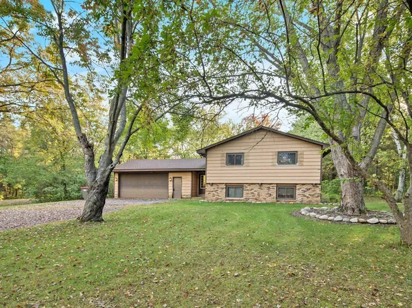 20541 Xavis St NW, Oak Grove, MN 55011