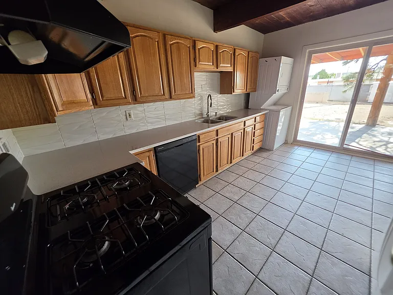 2625 Florida St NE — Photo 13