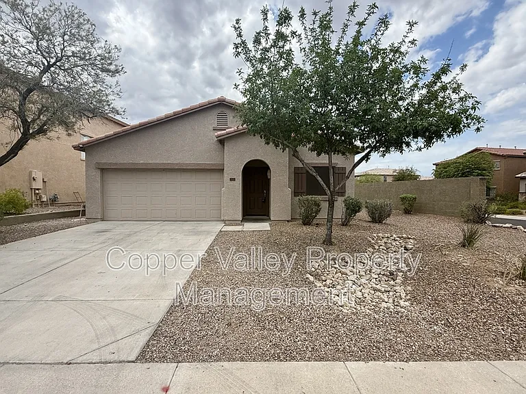 3793 W Wayne Ln — Photo 1