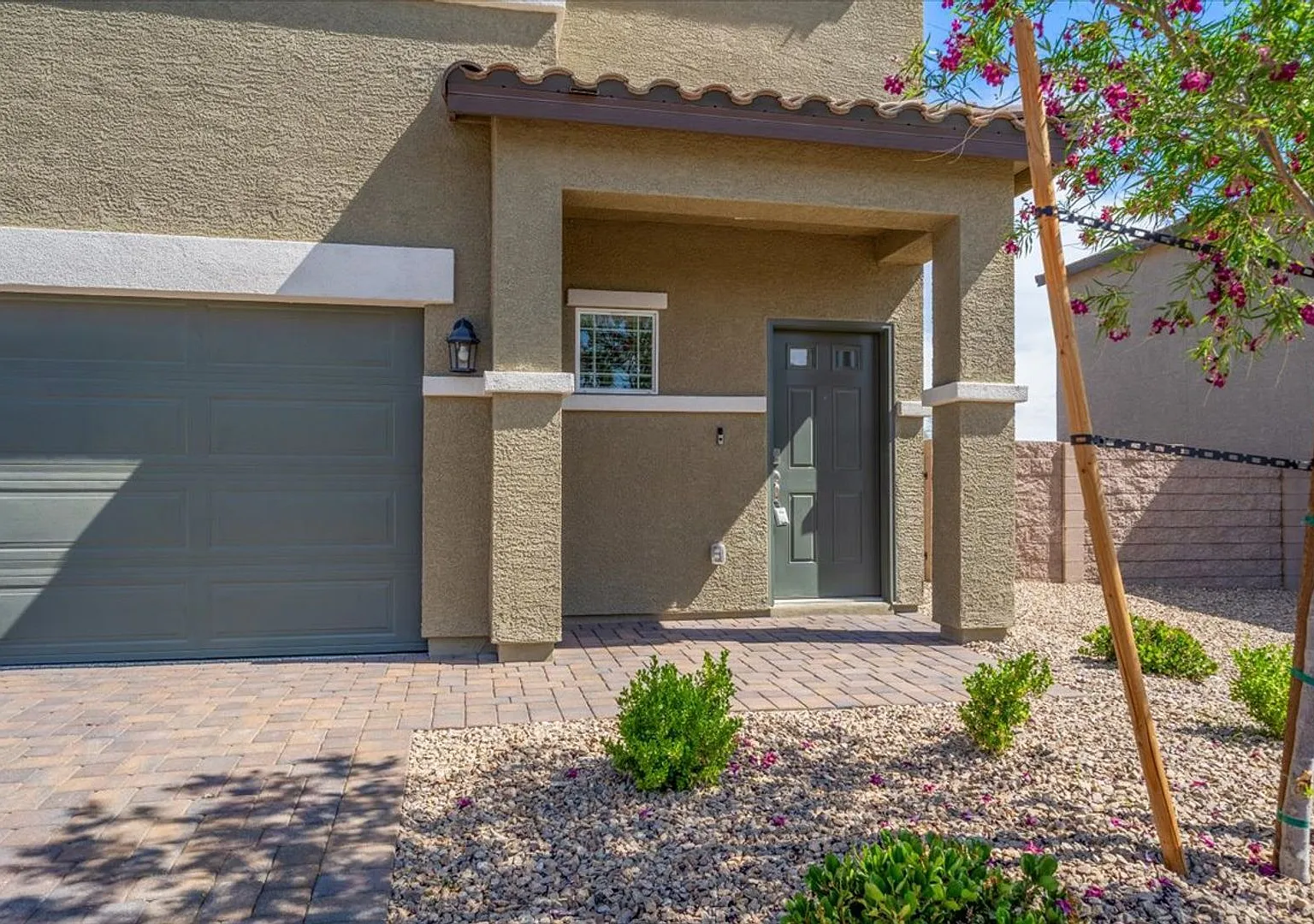 Fabulous Highly Upgraded Home! — Photo 4