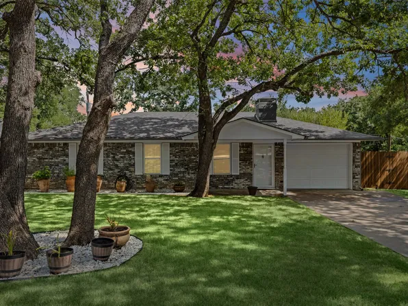 1702 Saddle Rd, Granbury, TX 76049
