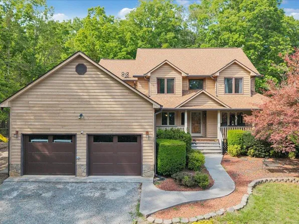 3490 Pine Dr, Salem, VA 24153