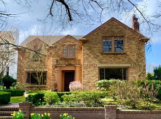 827 34th Ave E, Seattle, WA 98112