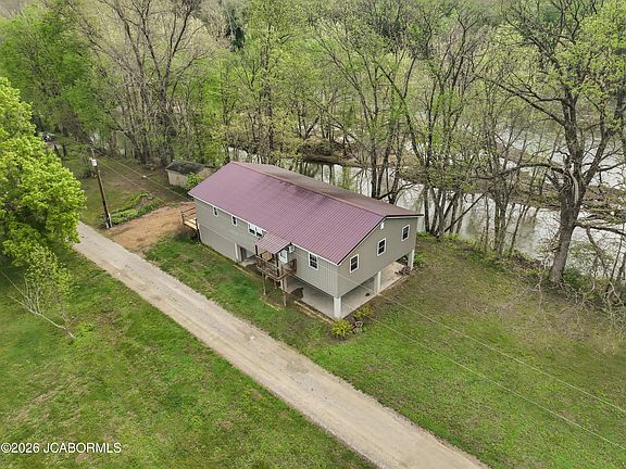2nd image of 200 Lori Ln