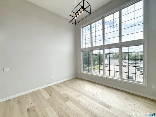 32 W Main St #304, Norwalk, CT 06851