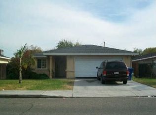 2222 N Beachwood Dr, Merced, CA