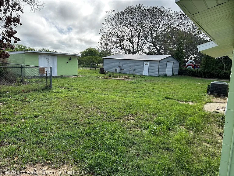 1150 Rialto Ave — Photo 29