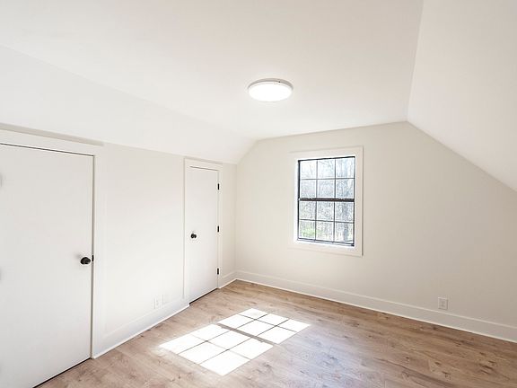 36th image of 655 Cummings Ln