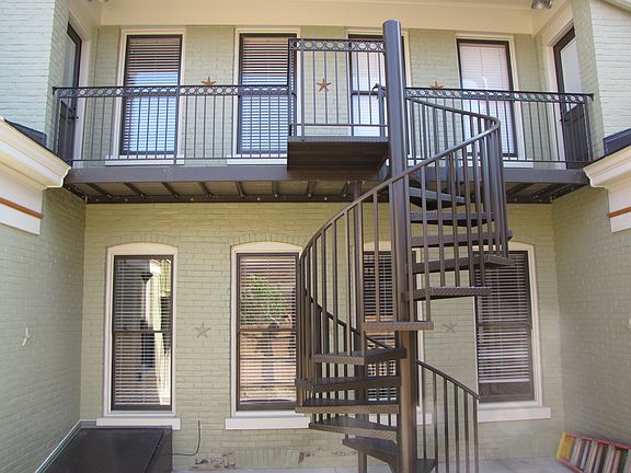 4th image of 115 N Jefferson St