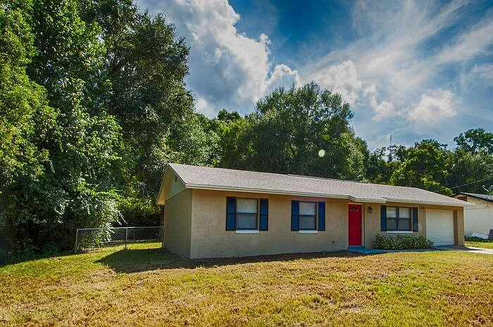 330 Dogwood Ave — Photo 3
