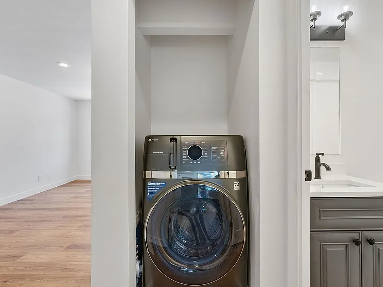 1016 E 900 S — Photo 21