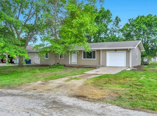 107 S High St, Riley, KS 66531