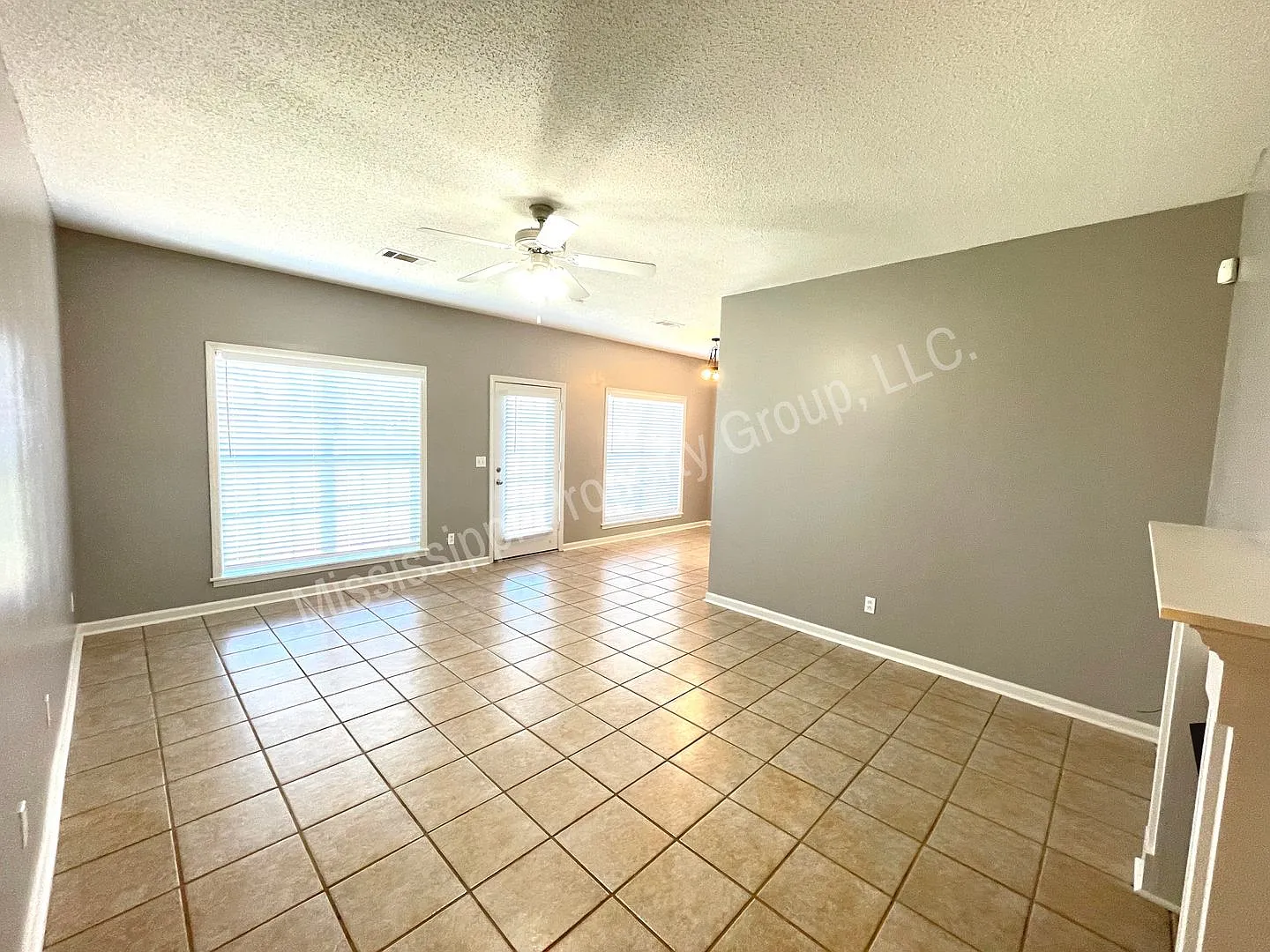 3bd/2ba For Rent — Photo 2