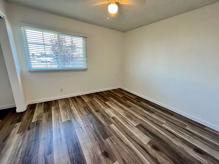 4108 Redondo Beach Blvd — Photo 10