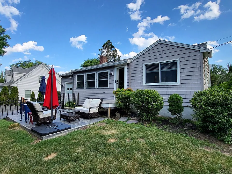 47 Bourne Ave