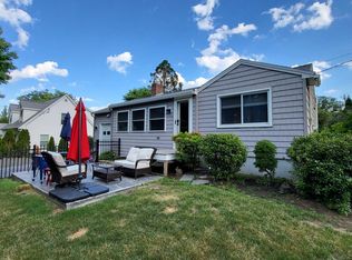 47 Bourne Ave, Wells, ME 04090