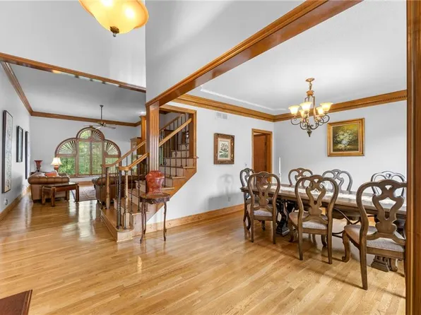 4108 NE Courtney Dr, Lees Summit, MO 64064