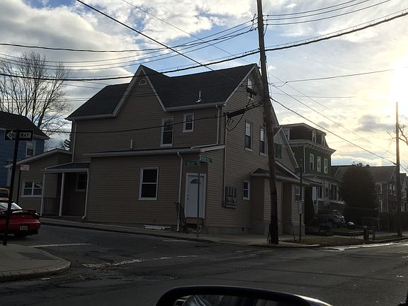 4th image of 106 Wood Ave