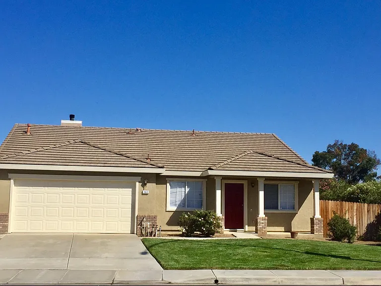 3960 Regatta Dr — Photo 1