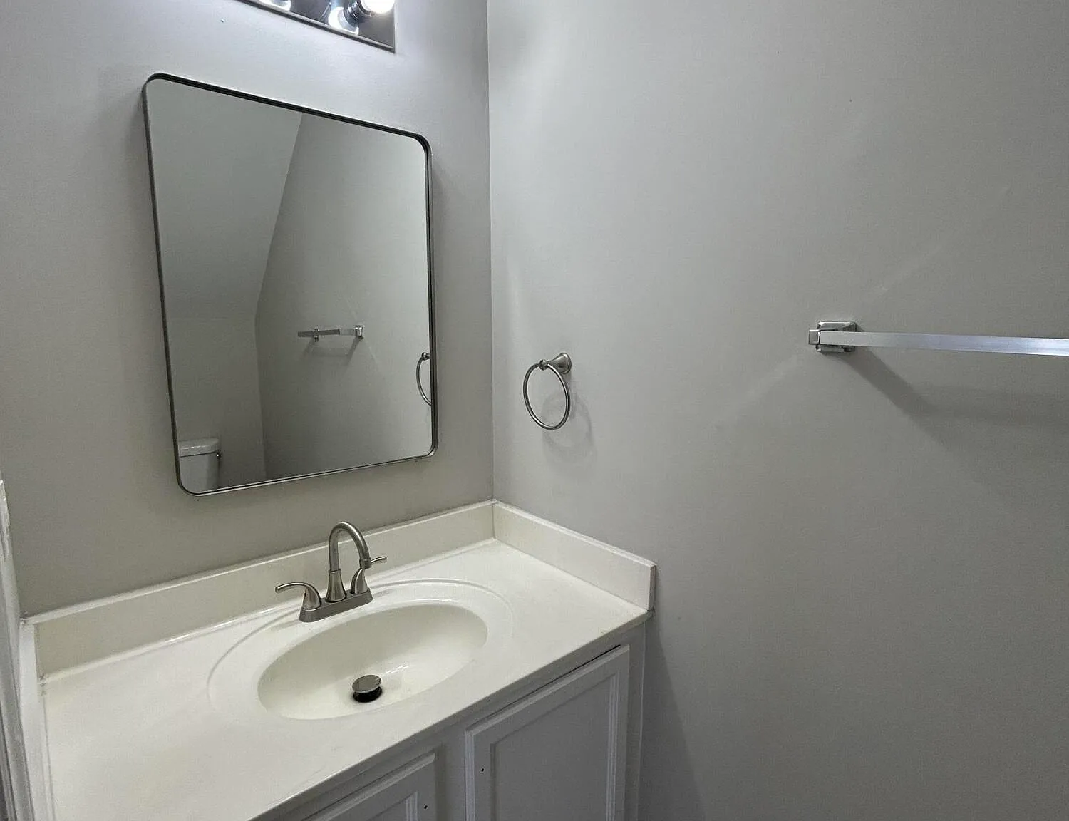 3 bed, 2.5 bath, $1,995 — Photo 4