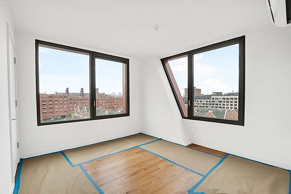 1st image of 54 Noll St #9189