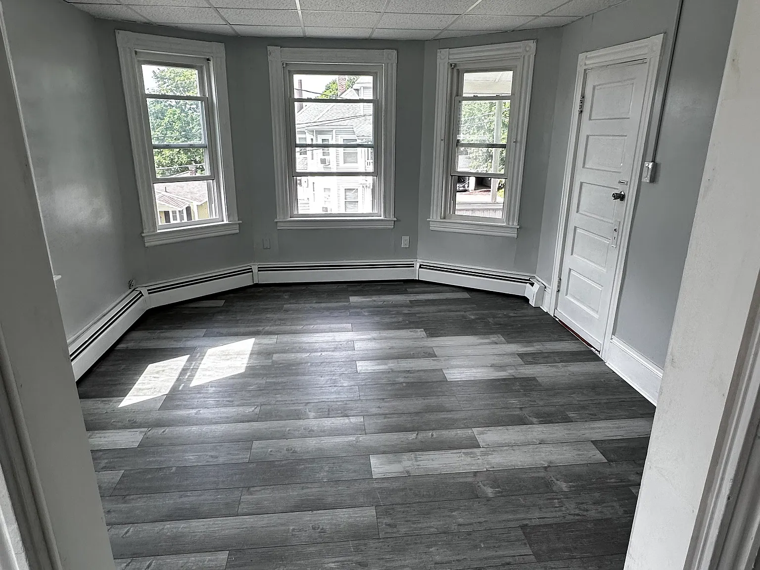 3 bed, $3,500 — Photo 2