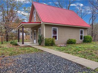 124 Coral Ln, Mill Spring, NC 28756