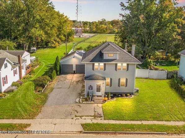 733 S Putnam St, Williamston, MI 48895
