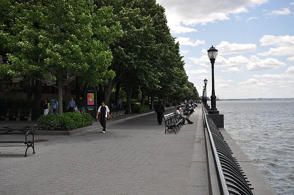 Sold by Douglas Elliman | media 15