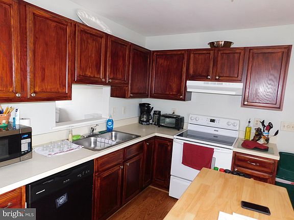 3rd image of 10705 Peach Tree Dr