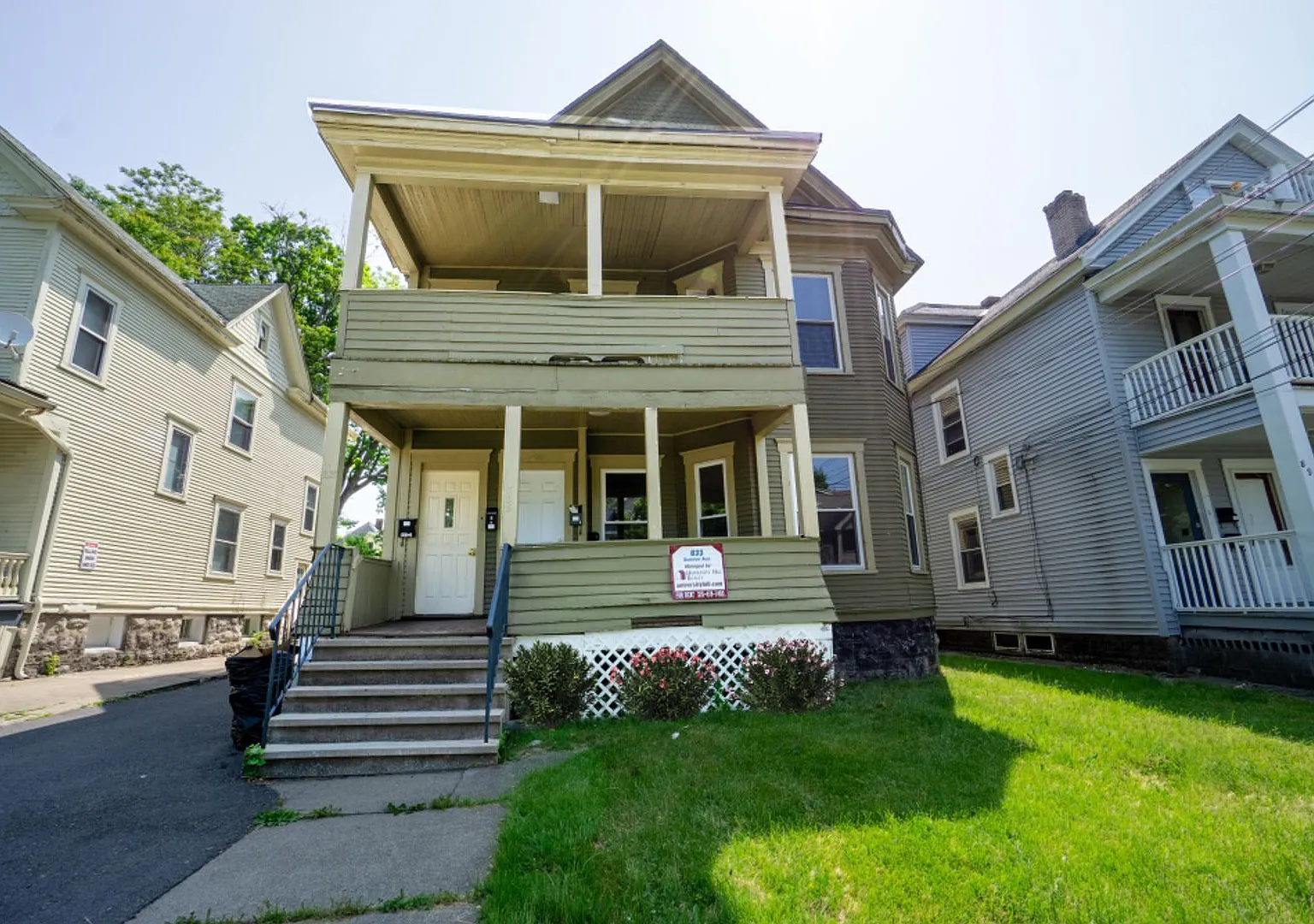 833 Sumner Apt 1 - Available 7/1/2027 - Newly Renovated 3 Blocks From ESF and SU Campus — Photo 3