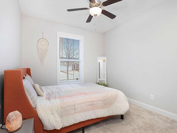 3rd image of 5581 W Creekside Ln