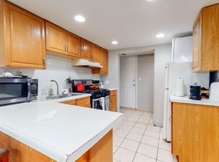 909 S Bell Ave #B, Chicago, IL 60612