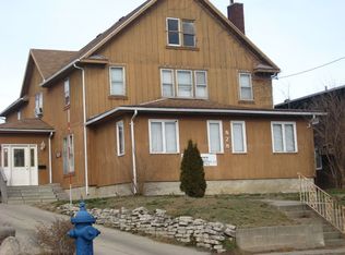 828 W 4th St #2, Waterloo, IA 50701