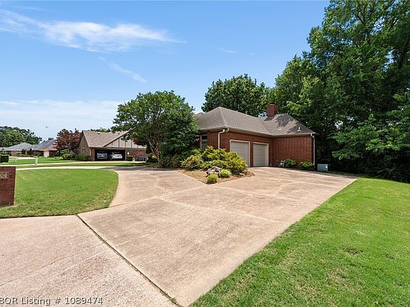 4th image of 2304 Brigadoon Dr