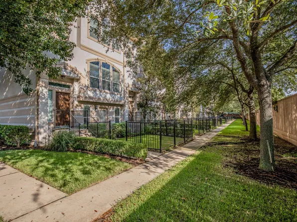 1742 French Village Dr, Houston, TX 77055