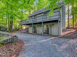 24 Lakewood Dr, Lake Ariel, PA 18436
