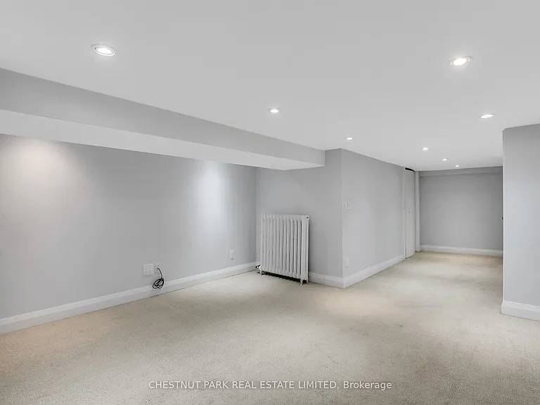 484 Merton St — Photo 37