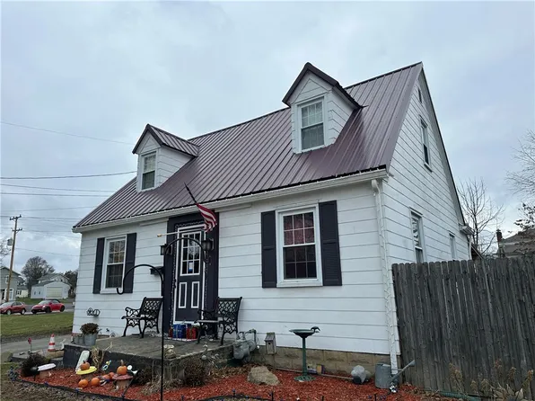 1826 W 8th St, Beaver Falls, PA 15010