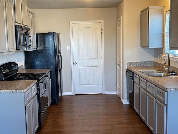 2nd image of 3607 Lorena Dr
