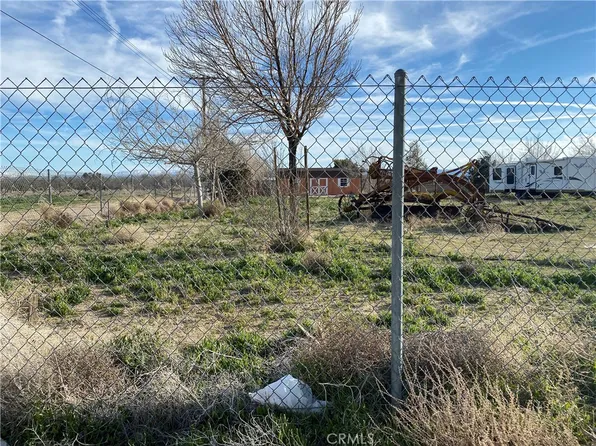 32640110 Vac Corner Avenue E 8 91 Sta #41, Lancaster, CA 93536