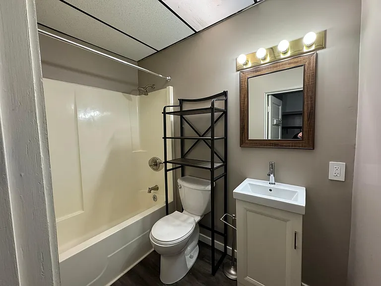 1540 Central Ave #2S — Photo 2