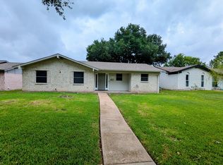 810 Longbeach Dr, Garland, TX